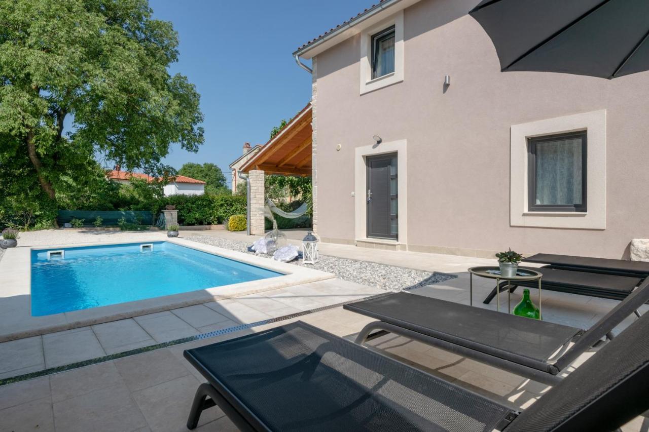Villa Ena With Private Pool Pinezici  Exterior photo